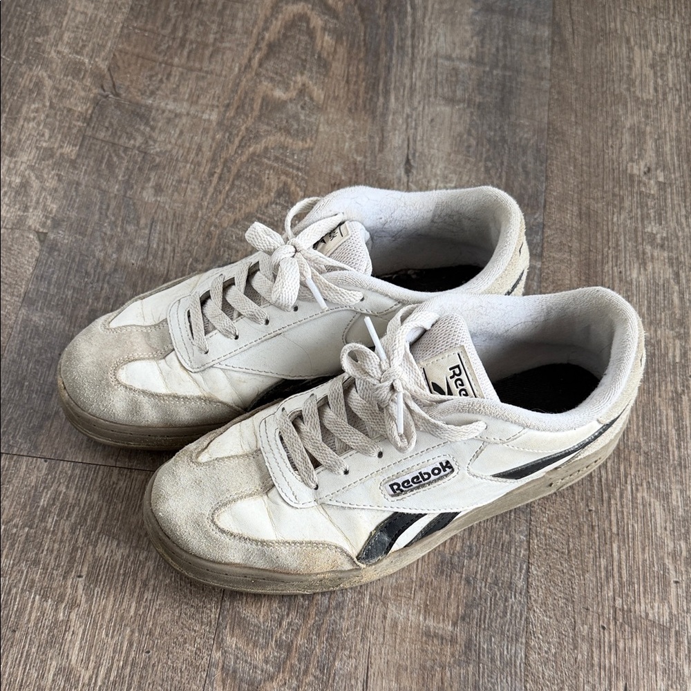 Reebok Off-White and Black Low-Top Sneakers